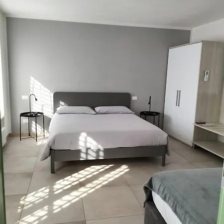 La Casa Della Ada קסטלנואובו דל גארדה
